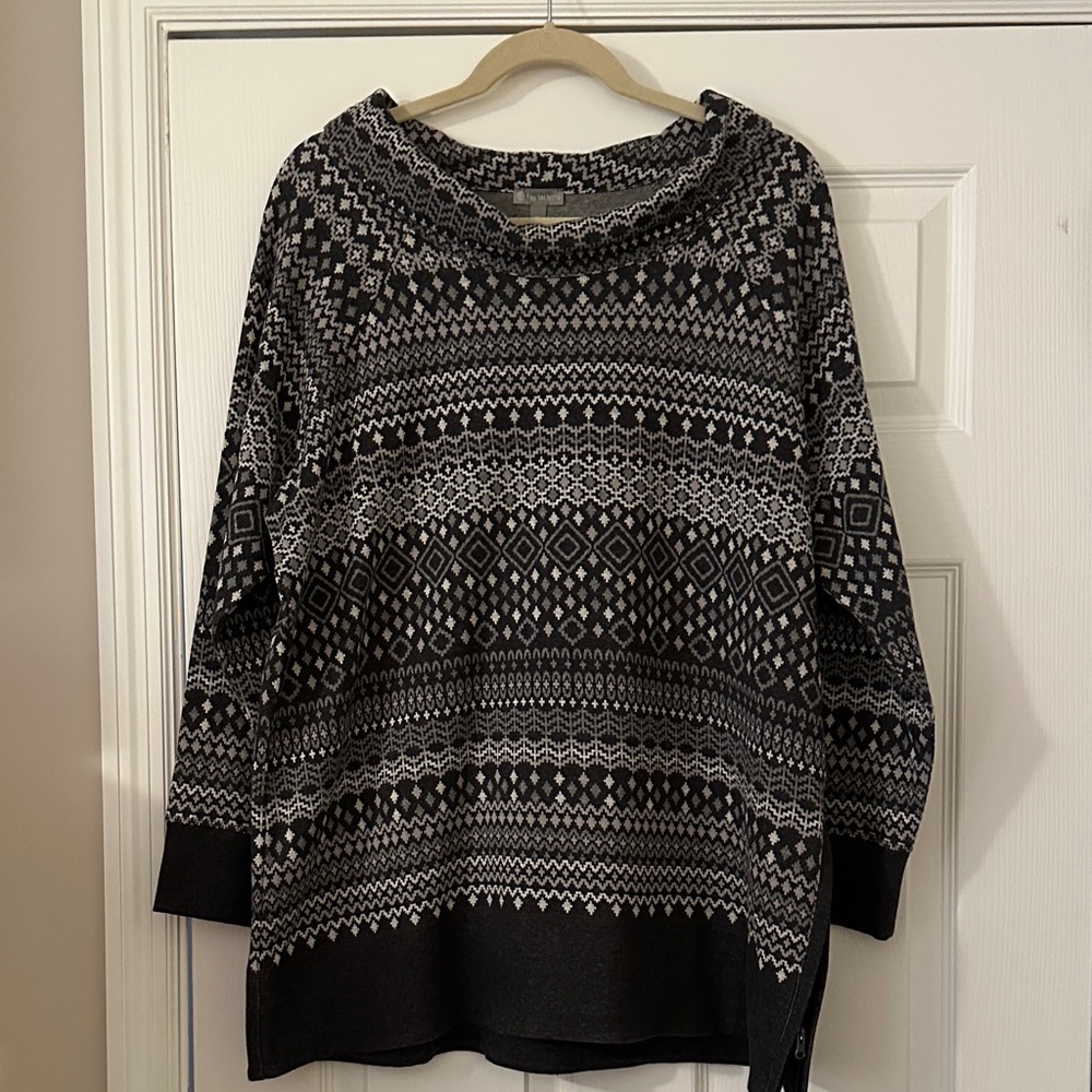 Talbots Black and Gray Geometric Women's top